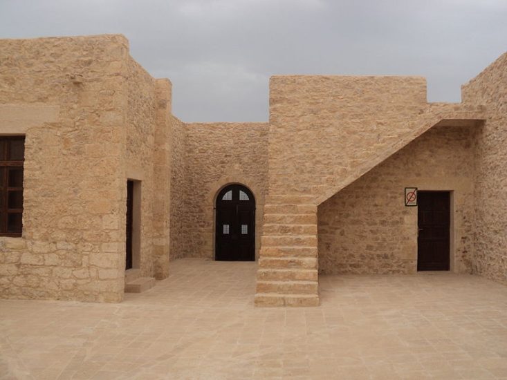 Libia - Bardia_building.JPG