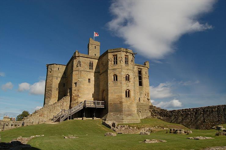 Wielka Brytania - zamek Warkworth, Szkocja.jpg